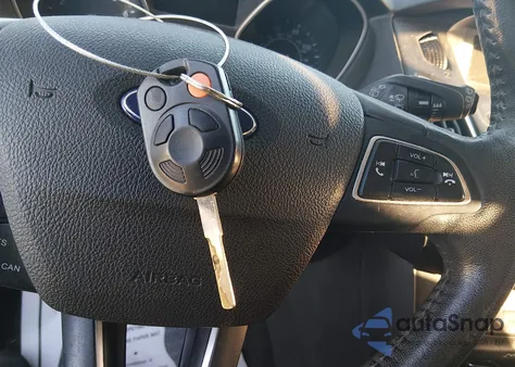 2015 Ford Focus Se z USA, uszkodzony, nr VIN 1FADP3K28FL326512